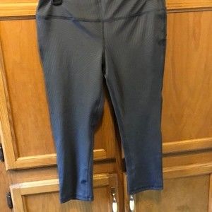 Marika sport size large Capri workout legging. EUC